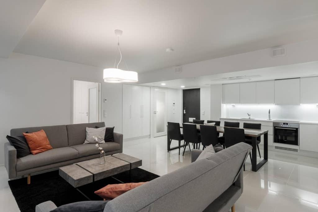 Sleek And Spacious 3 Bedroom Apartment In City Centre 赫尔辛基 外观 照片