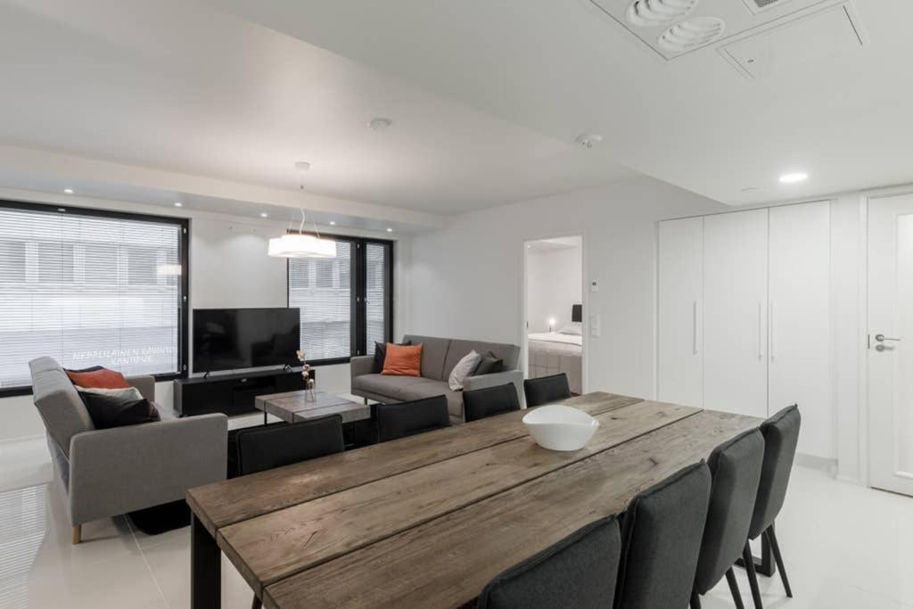 Sleek And Spacious 3 Bedroom Apartment In City Centre 赫尔辛基 外观 照片