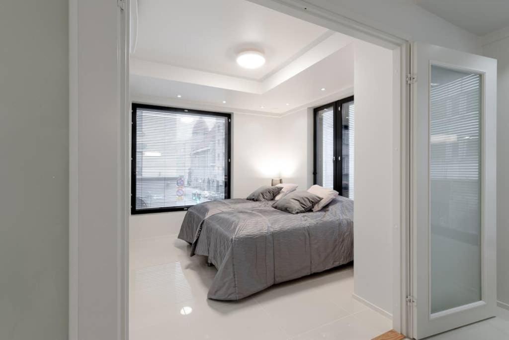 Sleek And Spacious 3 Bedroom Apartment In City Centre 赫尔辛基 外观 照片