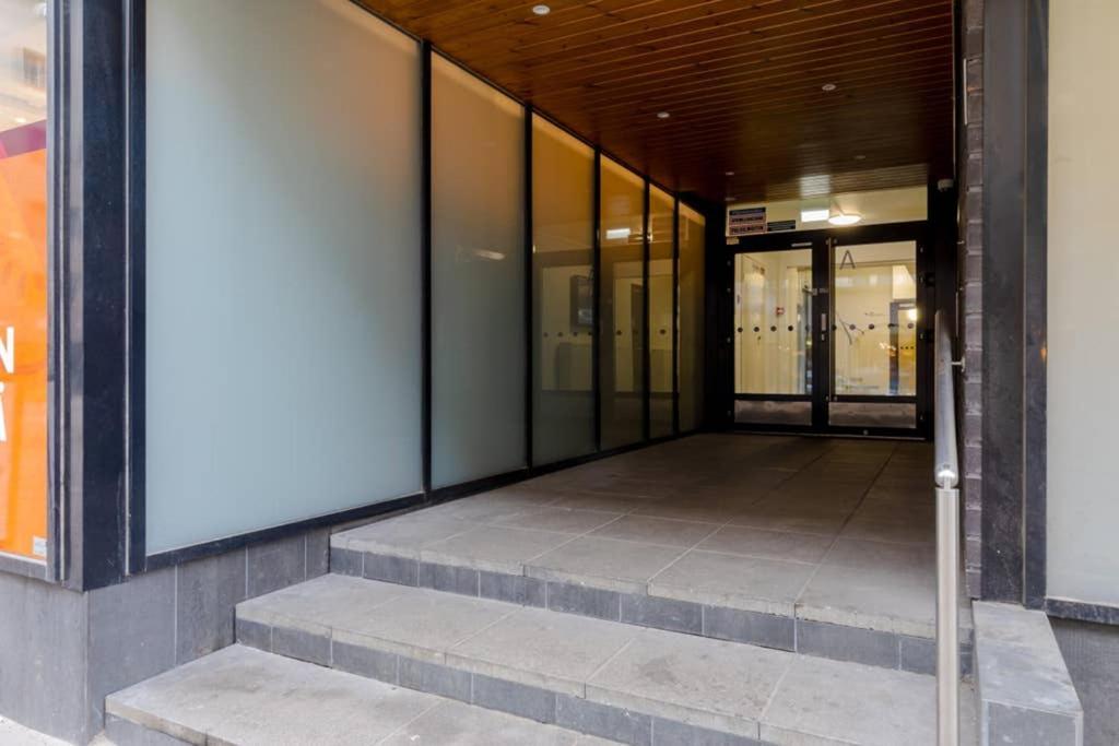 Sleek And Spacious 3 Bedroom Apartment In City Centre 赫尔辛基 外观 照片