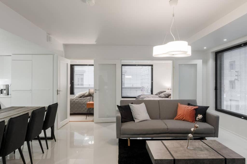 Sleek And Spacious 3 Bedroom Apartment In City Centre 赫尔辛基 外观 照片