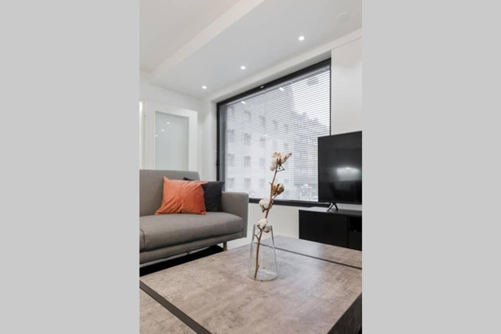 Sleek And Spacious 3 Bedroom Apartment In City Centre 赫尔辛基 外观 照片